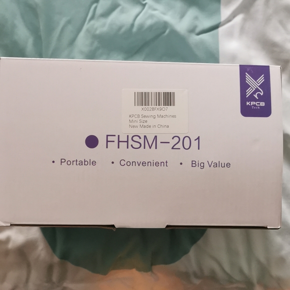 Mini Sewing Machine - Picture 2 of 6